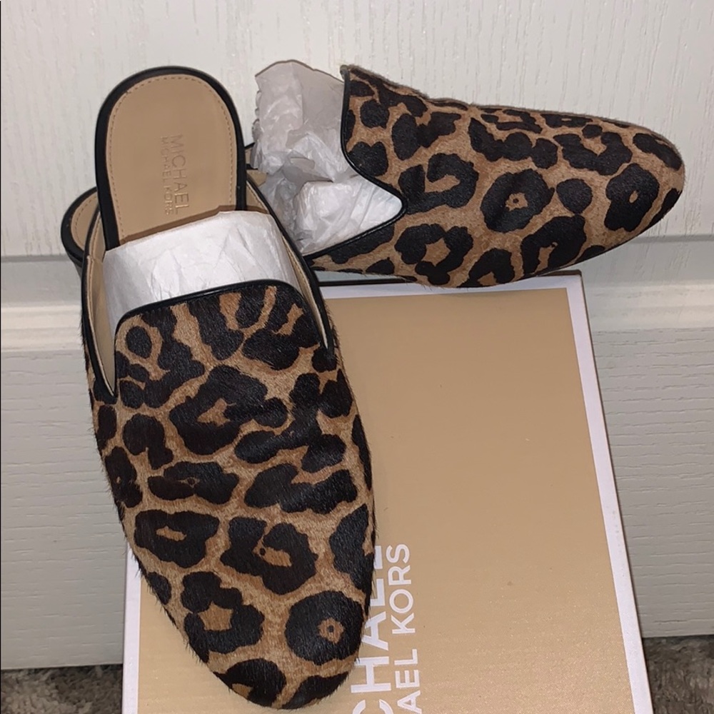 EUC‼️ Michael Kors Natasha leopard calf hair slide - Picture 2 of 5